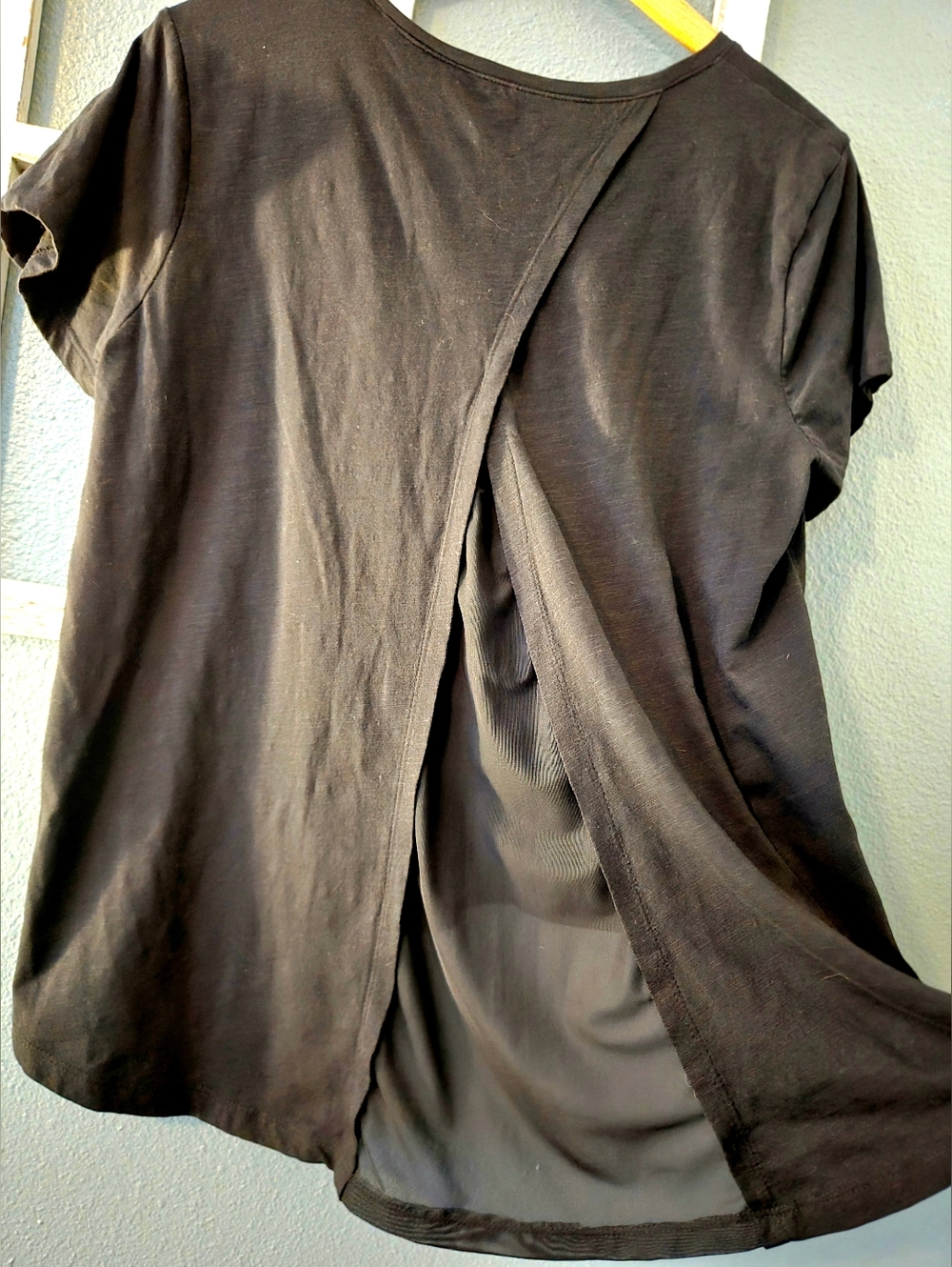 Eddie Bauer Bundle | Women’s L | Black Tulip Back Tee & Grey Ribbed Henley - Picture 3 of 9